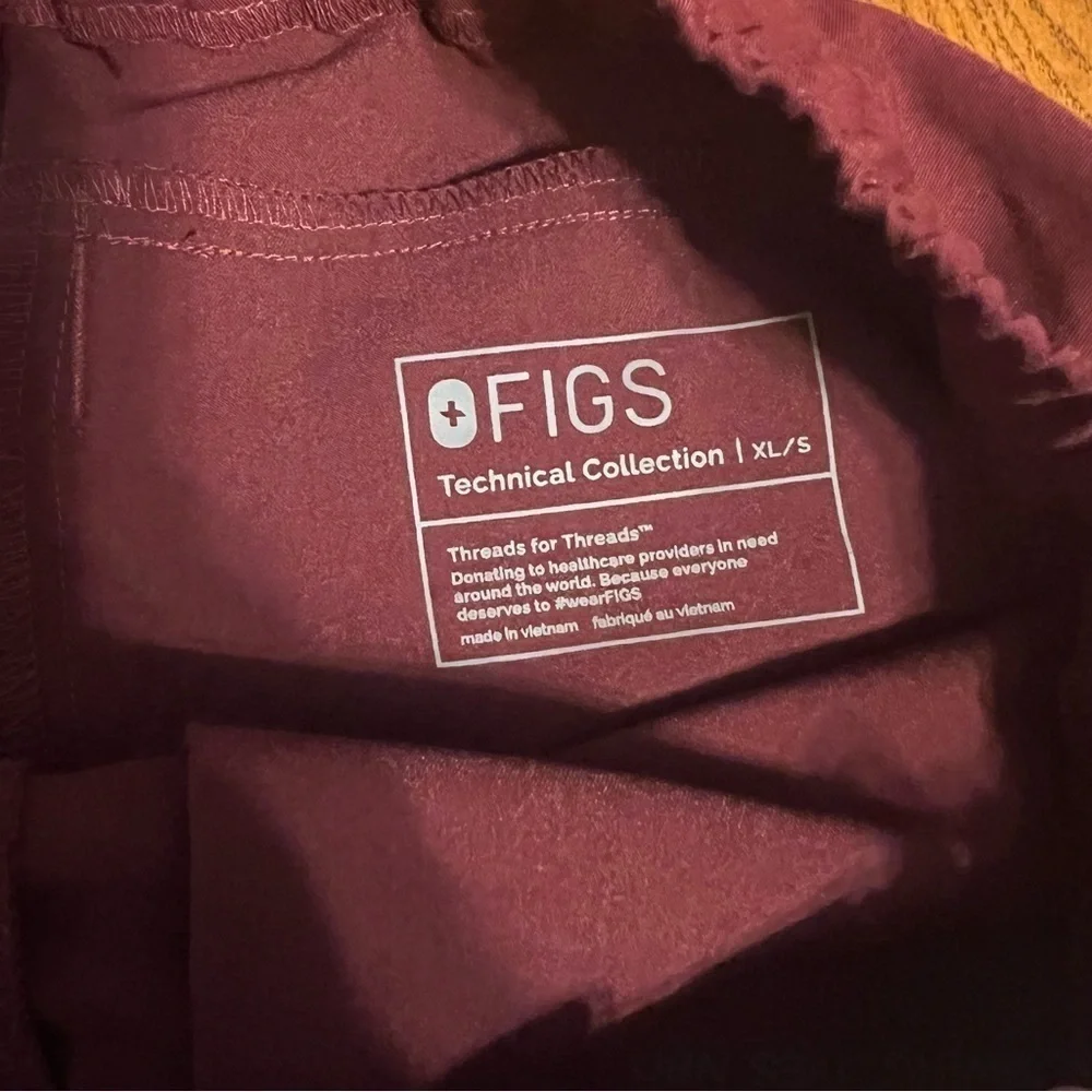 Figs Men's Tansen Jogger Scrub Pants in Burgundy Sz XL Short Pull-on Comfort